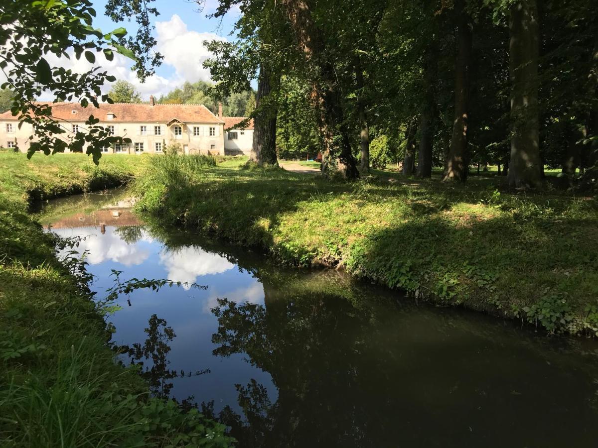 Bed and Breakfast Domaine Du Plessis Le Plessis-Luzarches Екстер'єр фото